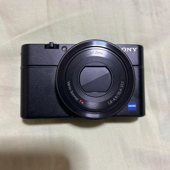 SONY Cyber-shot DSC-RX100 - Picture 3 of 7